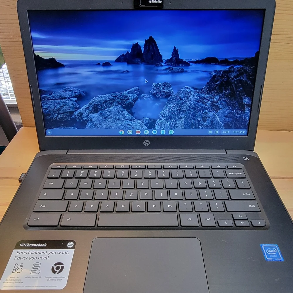 HP 14-ca023nr 14 inch 32GB, Intel Celeron 3350 Dual, 1.10GHz, 4GB Chromebook
